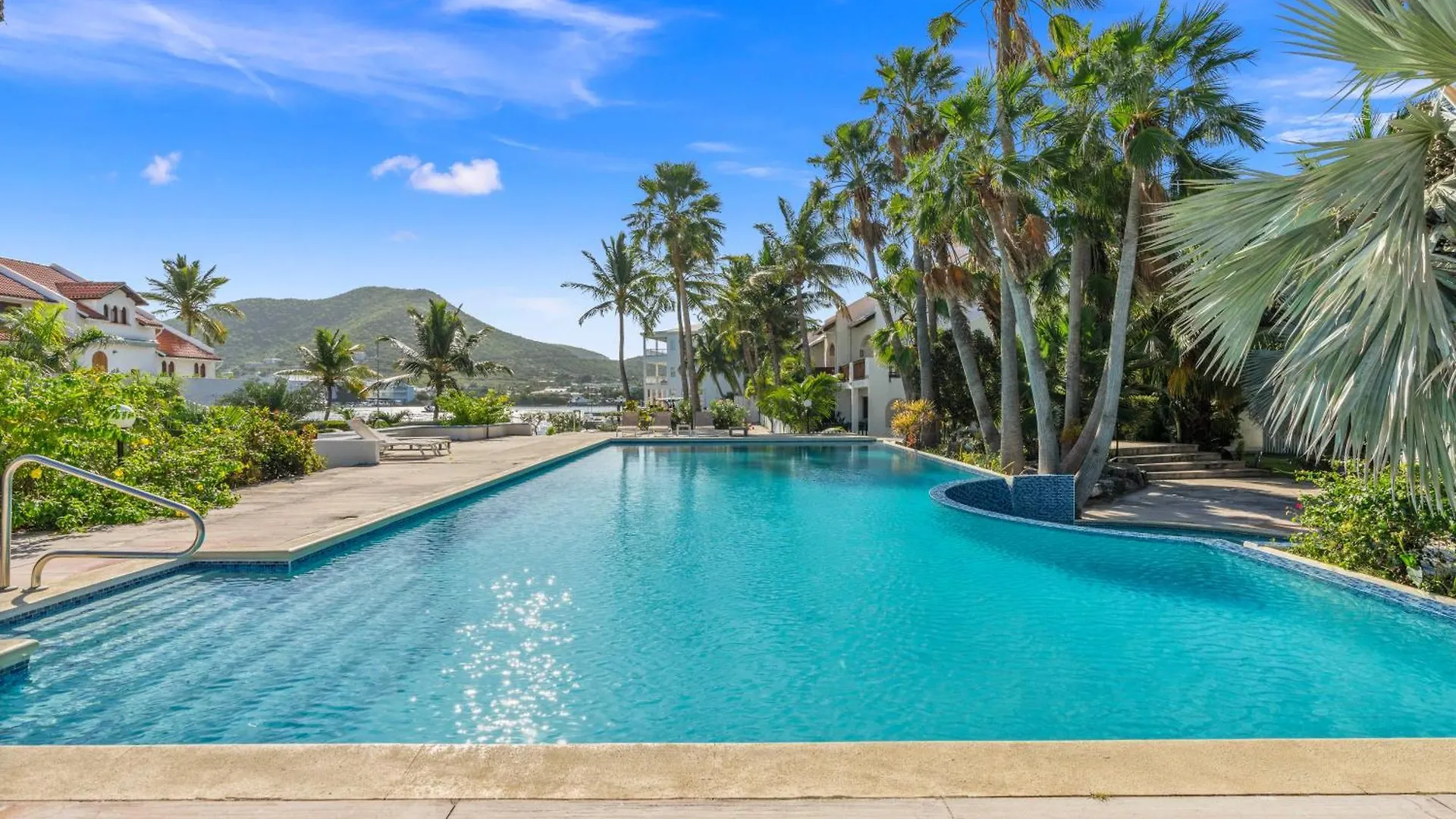 Sunny Days At Simpson Bay Yacht Club Vila